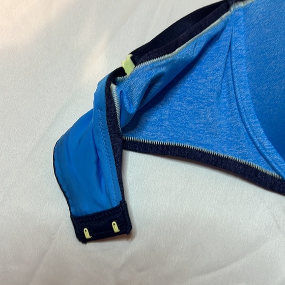 Victoria’s Secret lined Demi 36DDD - Picture 3 of 5